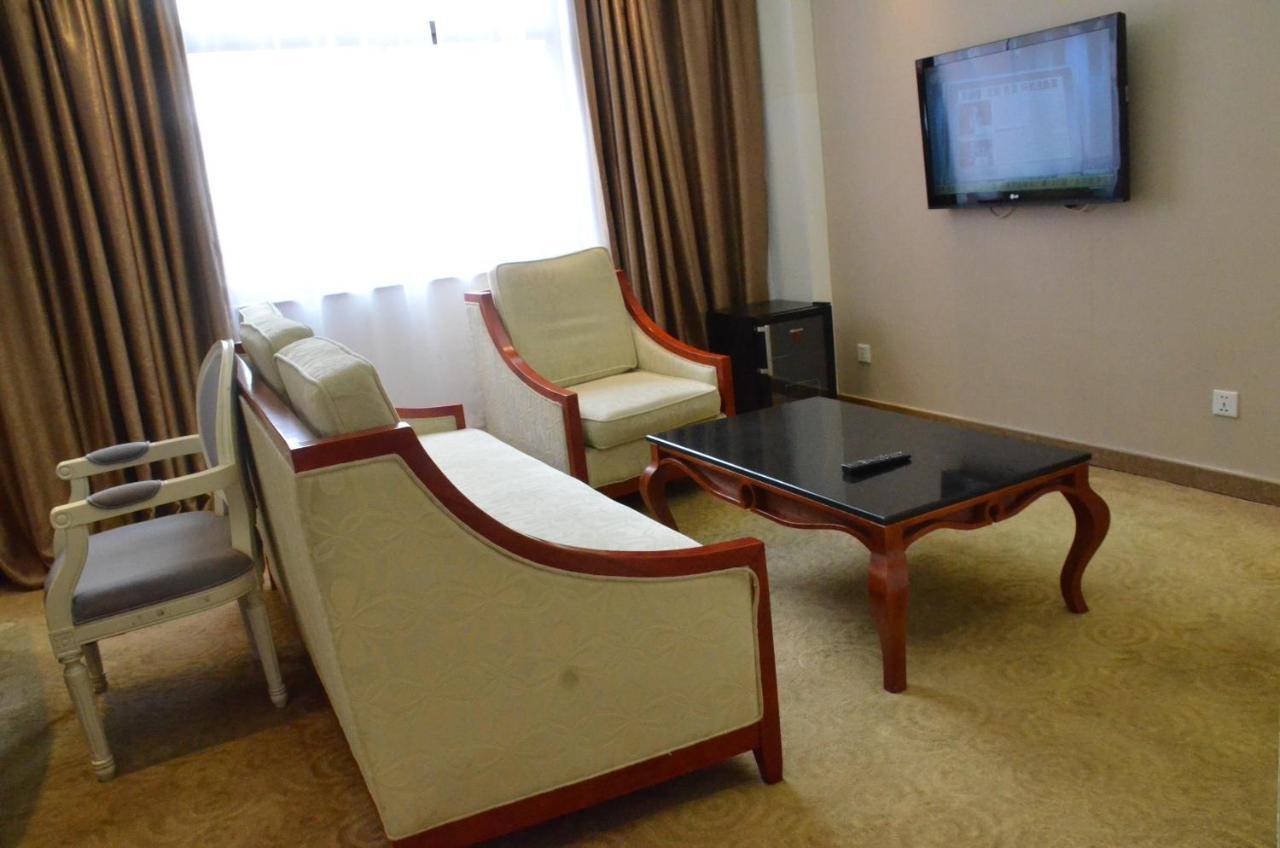 Soluxe Club International Hotel Nairobi Exterior foto